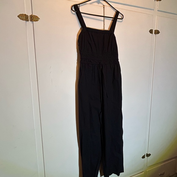 Universal Threads Black Jumper/Romper - Picture 2 of 13